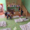 Pohádková babička paní Zlatka Slabá přečetla dětem příběhy skřítka Racochejla.