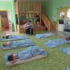 Ve středu 27.3. dětem přečetla 3 pohádky o zvířátkách "pohádková babička" paní Milena  Hloušková.